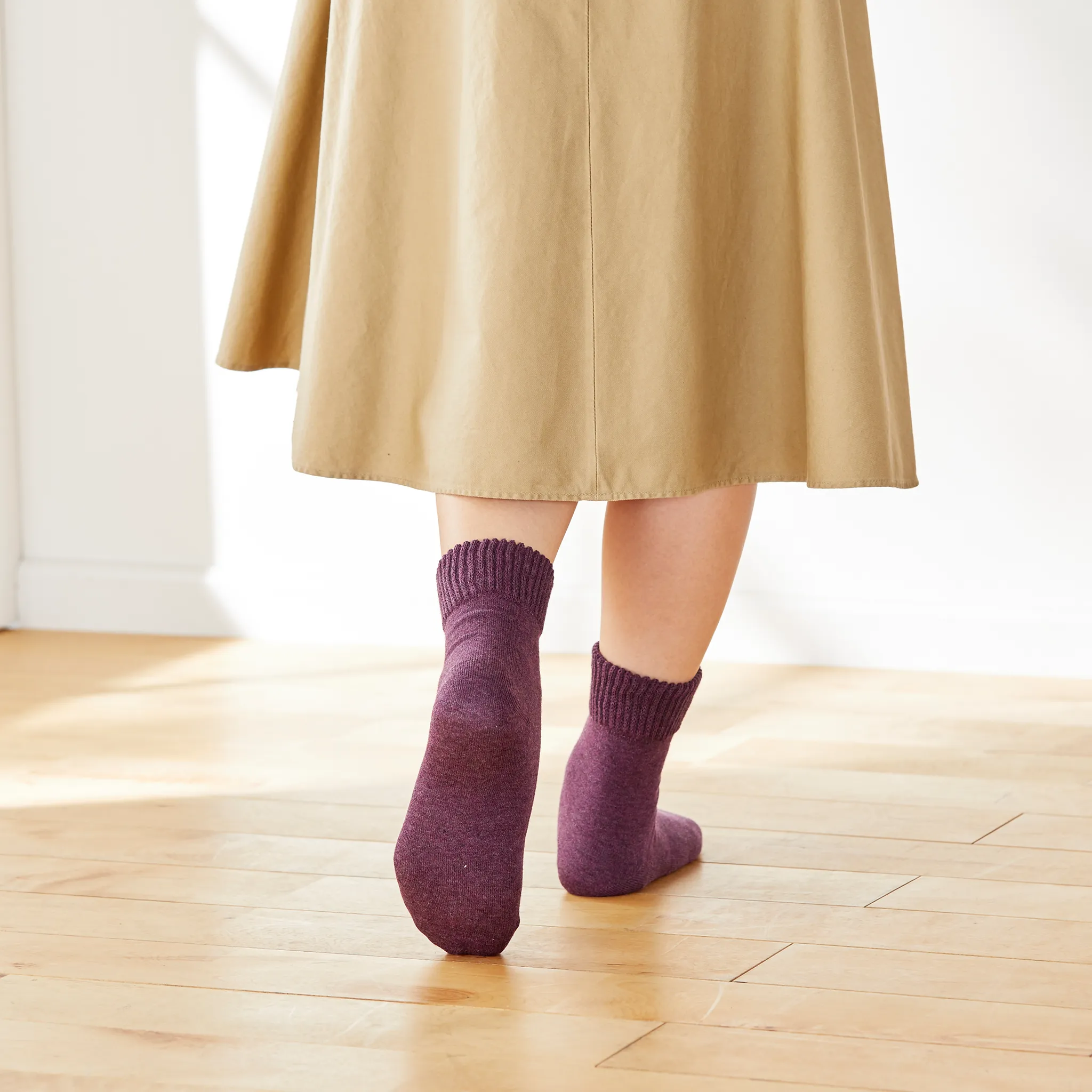 Double-layered wool-blend socks for smooth soles - 720