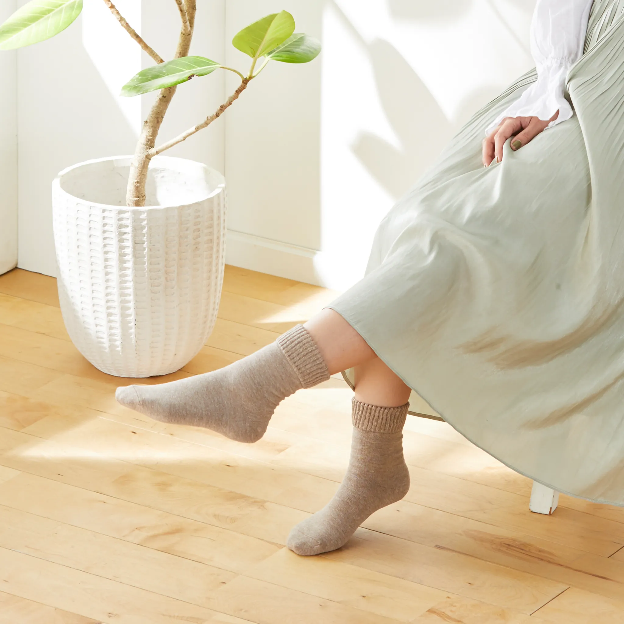 Double-layered wool-blend socks for smooth soles - 720