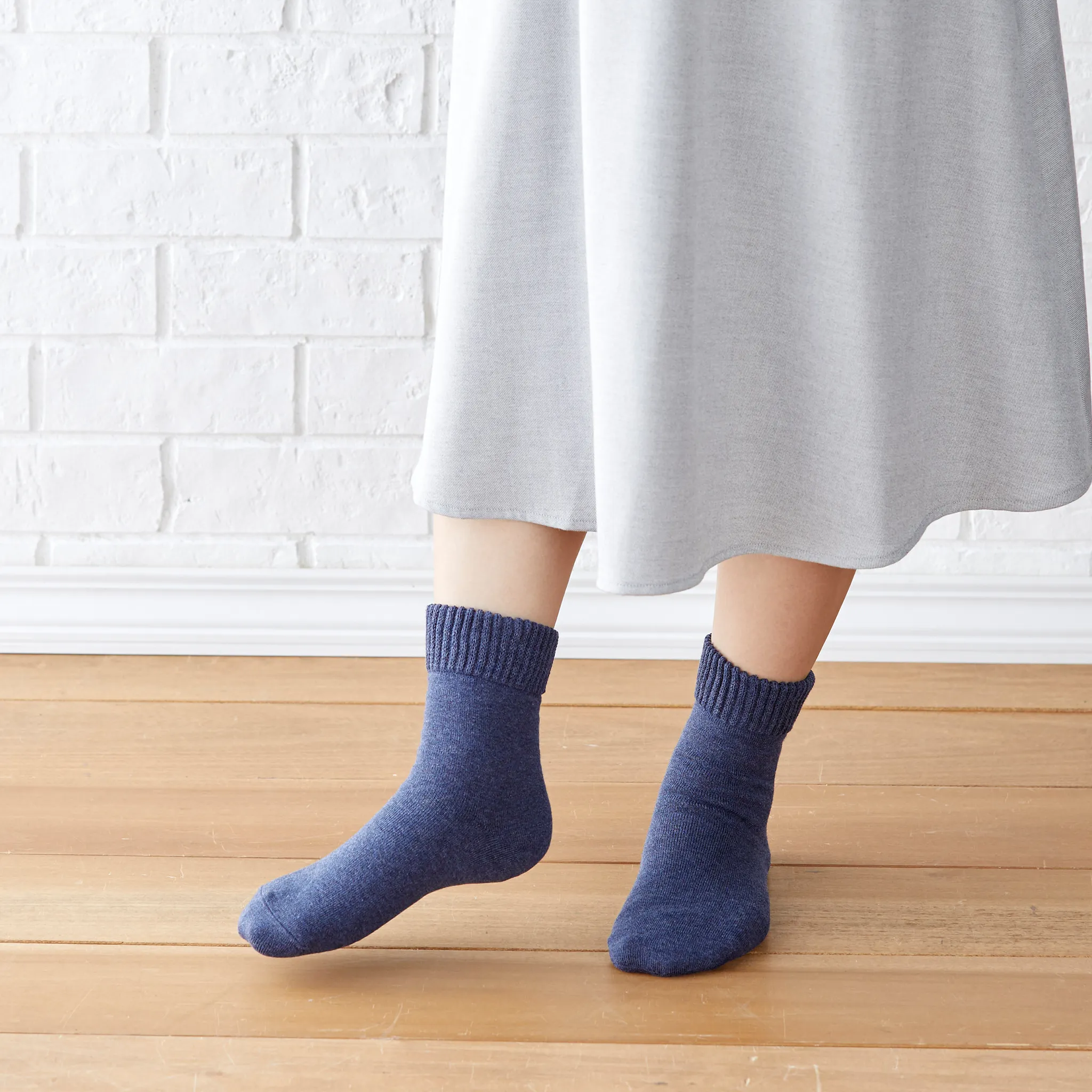 Double-layered wool-blend socks for smooth soles - 720