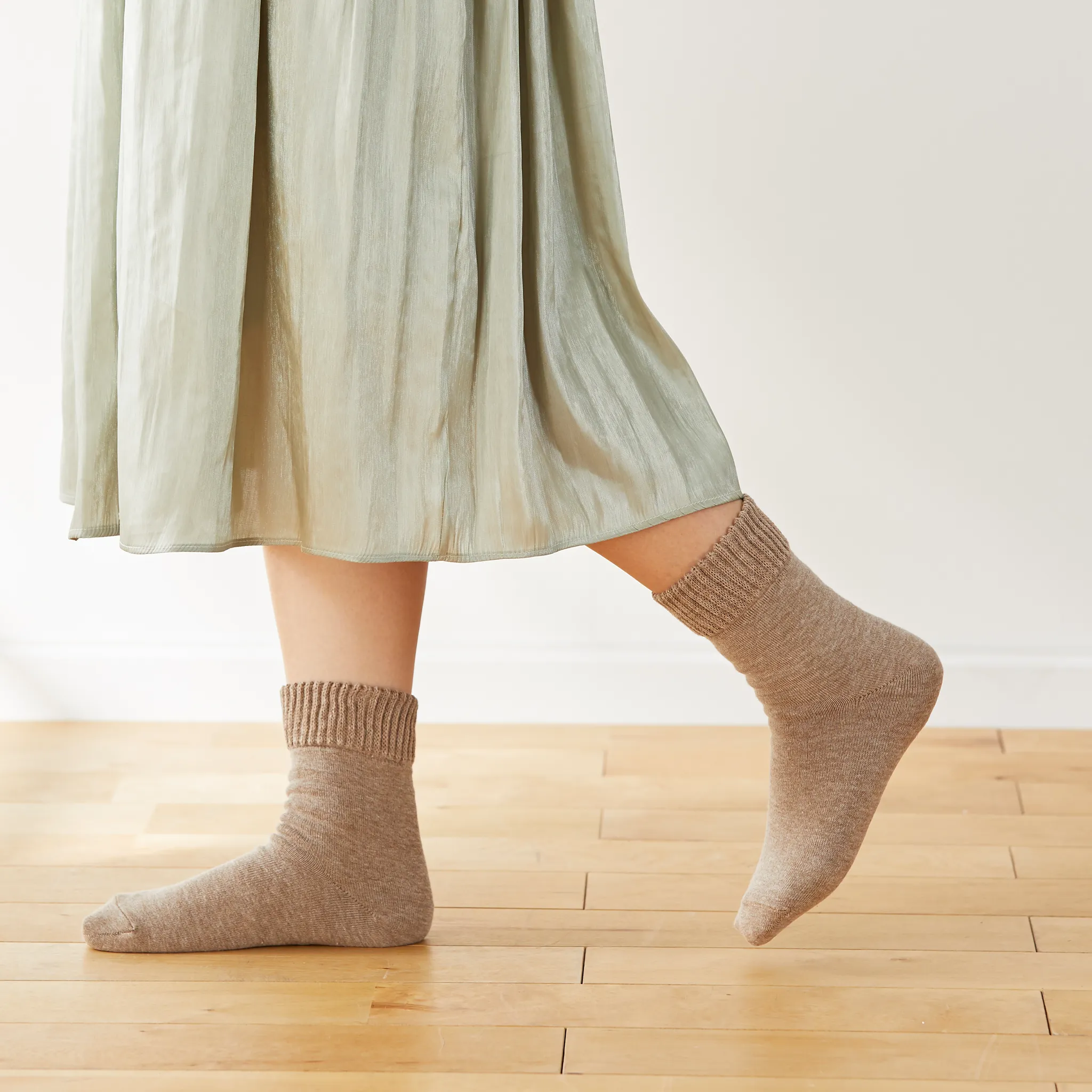 Double-layered wool-blend socks for smooth soles - 720