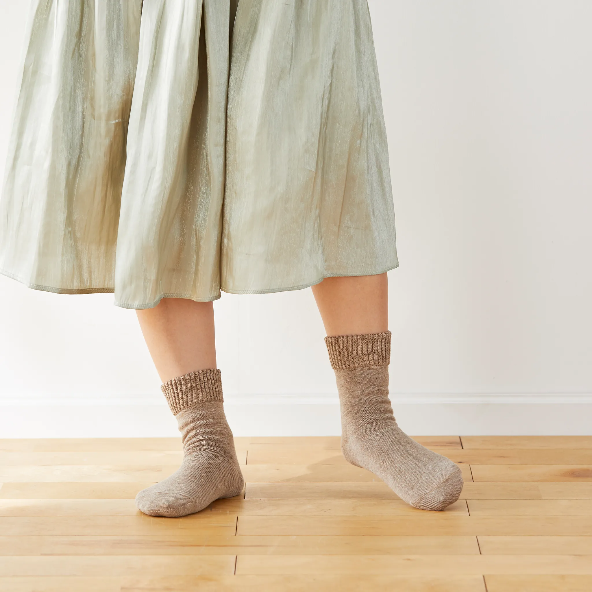 Double-layered wool-blend socks for smooth soles - 720