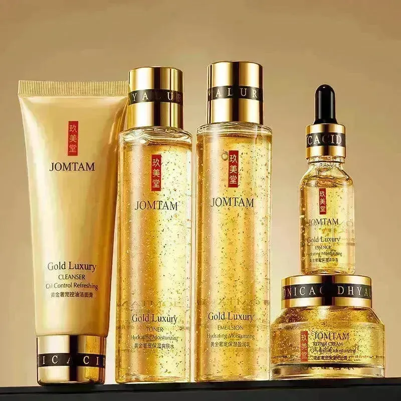 Moisturizing And Refreshing Skin Care Set
